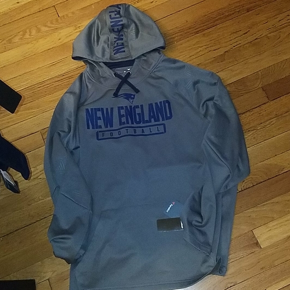 New England patriots fanatics hooded sweatshirt - Picture 1 of 2